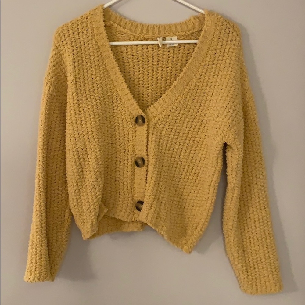Sky & Sparrow Yellow Buttoned Sweater